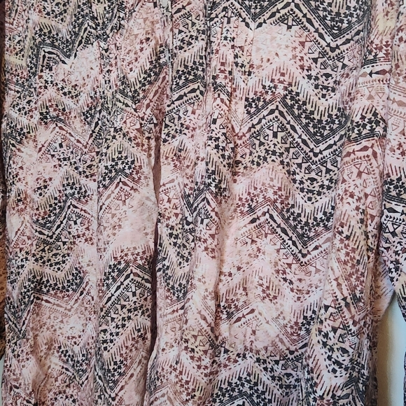 Women's Pink and Black Patterned Top - Picture 2 of 4